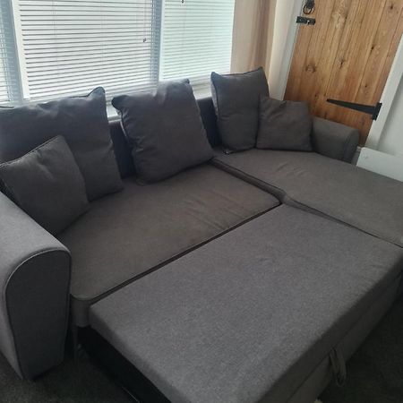 מילפורד הייבן Beautiful Studio Apartment מראה חיצוני תמונה