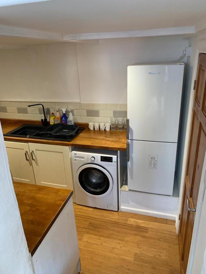 מילפורד הייבן Beautiful Studio Apartment מראה חיצוני תמונה
