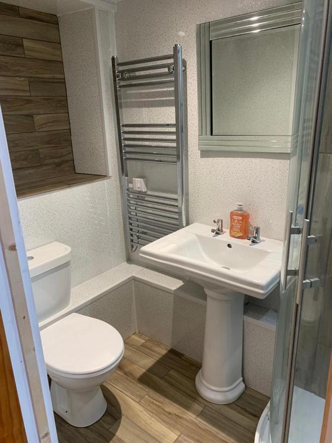 מילפורד הייבן Beautiful Studio Apartment מראה חיצוני תמונה